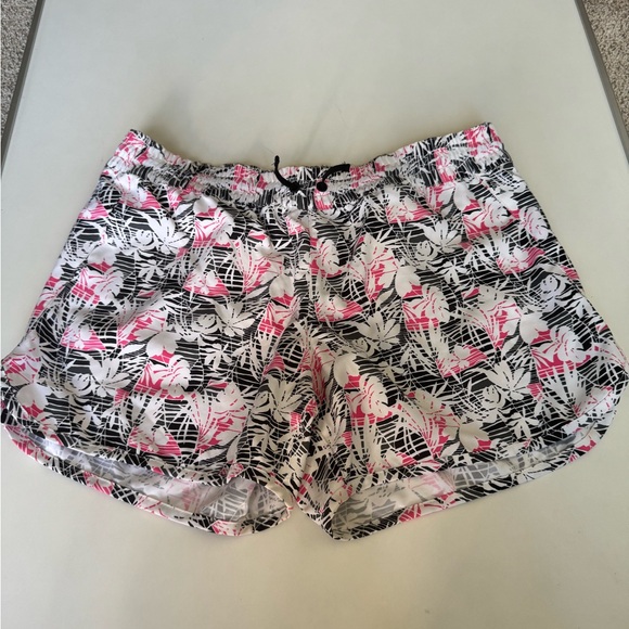 Columbia Black and Pink floral shorts - Picture 1 of 5